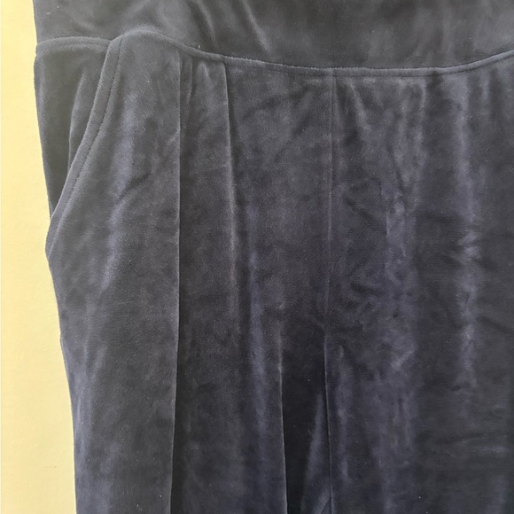 Gloria Vanderbilt Blue Velvet joggers total 2 - Picture 2 of 7
